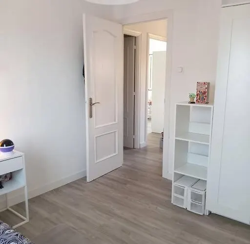 Preciosa Casa Bi-familiar Al Lado De Donosti. *