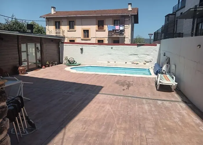 Preciosa Casa Bi-familiar Al Lado De Donosti. Apartment *