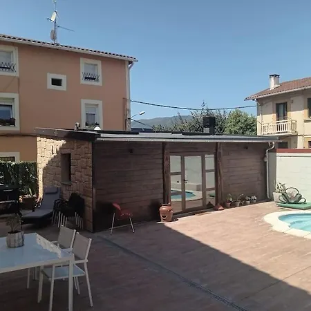 Preciosa Casa Bi-familiar Al Lado De Donosti. אירון