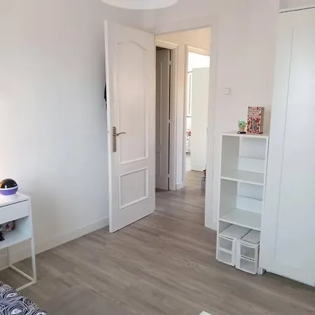 Preciosa Casa Bi-familiar Al Lado De Donosti. *